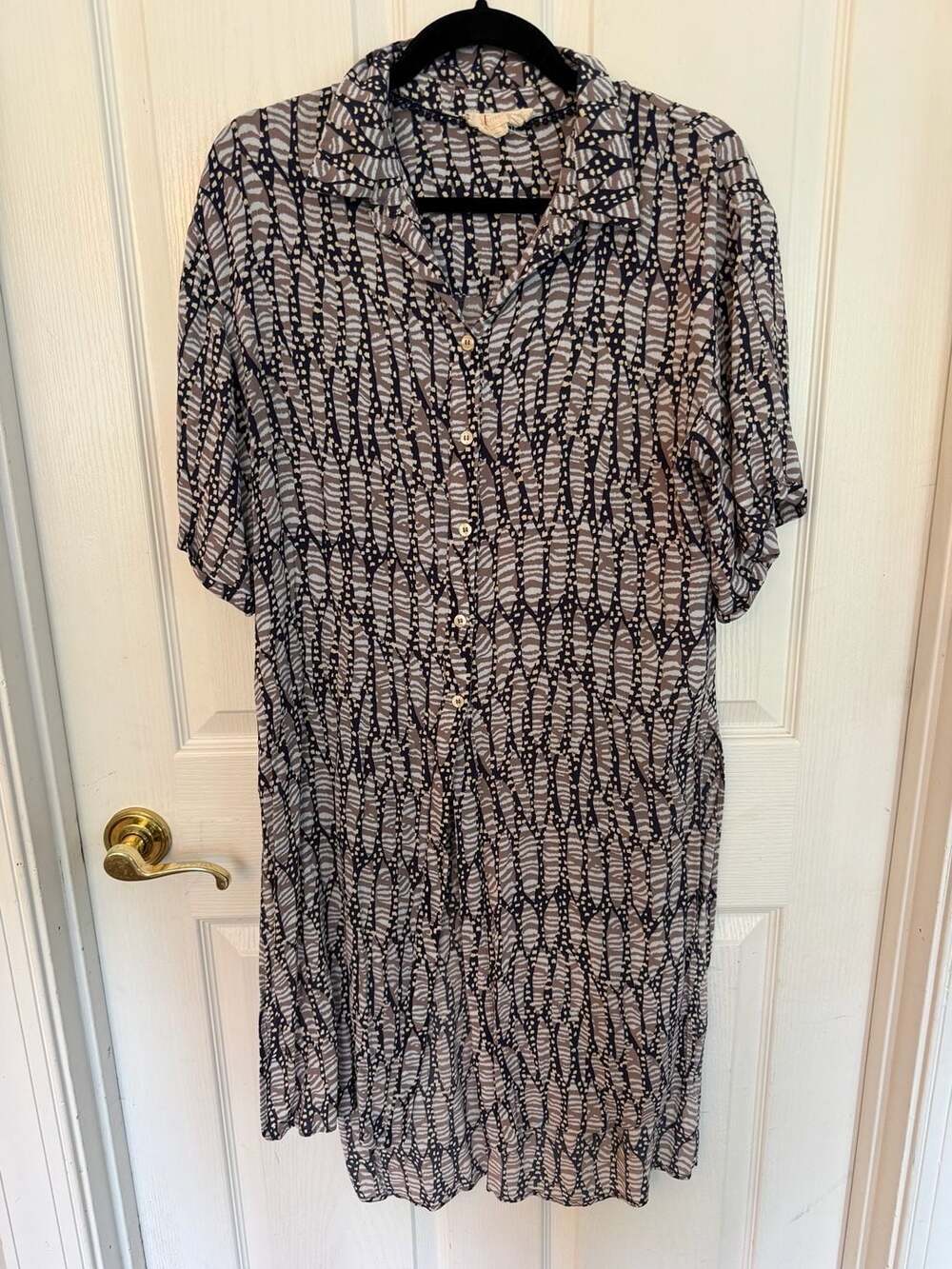 Anthropologie Short Sleeve ButtonDown Midi Shirt Dress in Abstract Feather Print